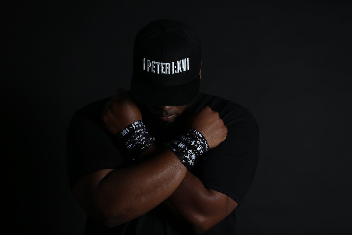 I AM HOLY WRISTPACK (2)